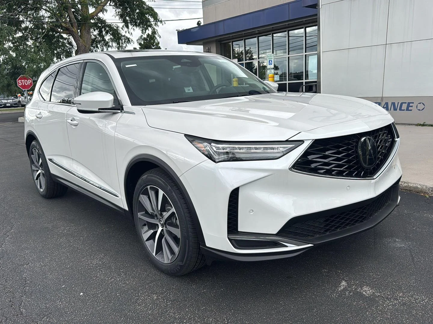 New 2026 Platinum White Pearl Acura w/Technology Package image 2