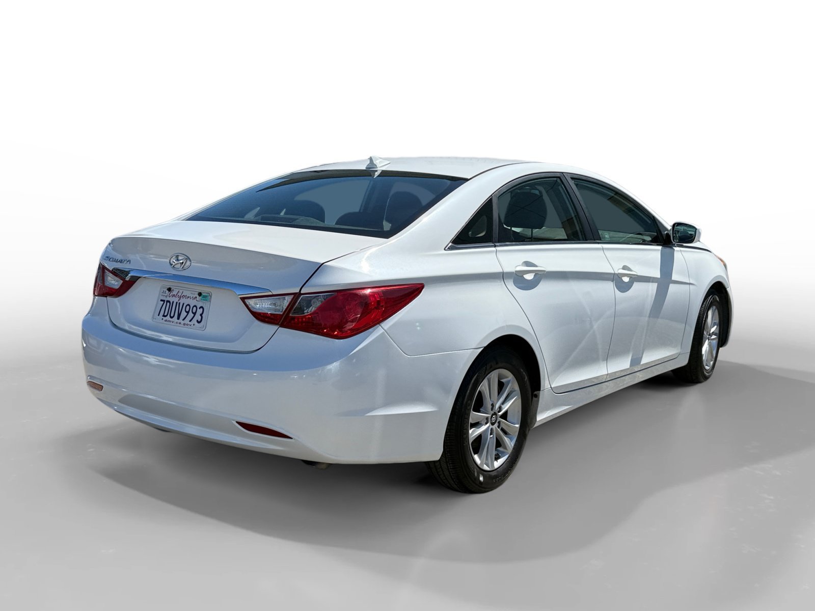 Used 2013 Shimmering White Mica Hyundai GLS image 5