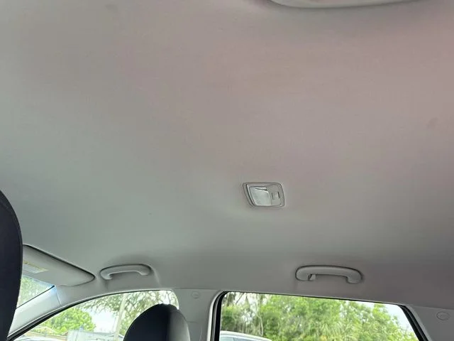 Used 2018 Purple Kia LX image 16