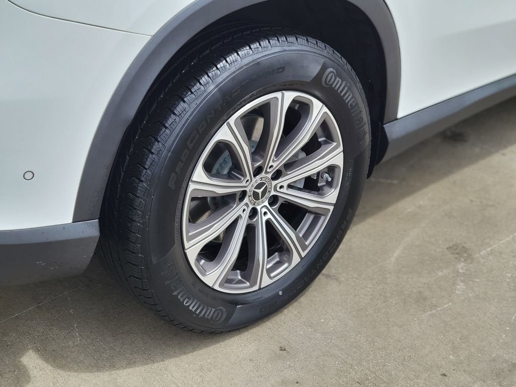 Certified Used 2023 White Mercedes-Benz GLC 300 image 7
