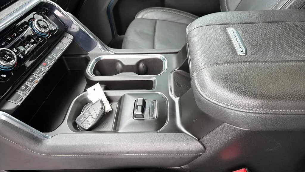 Used 2024 Onyx Black GMC Denali image 25