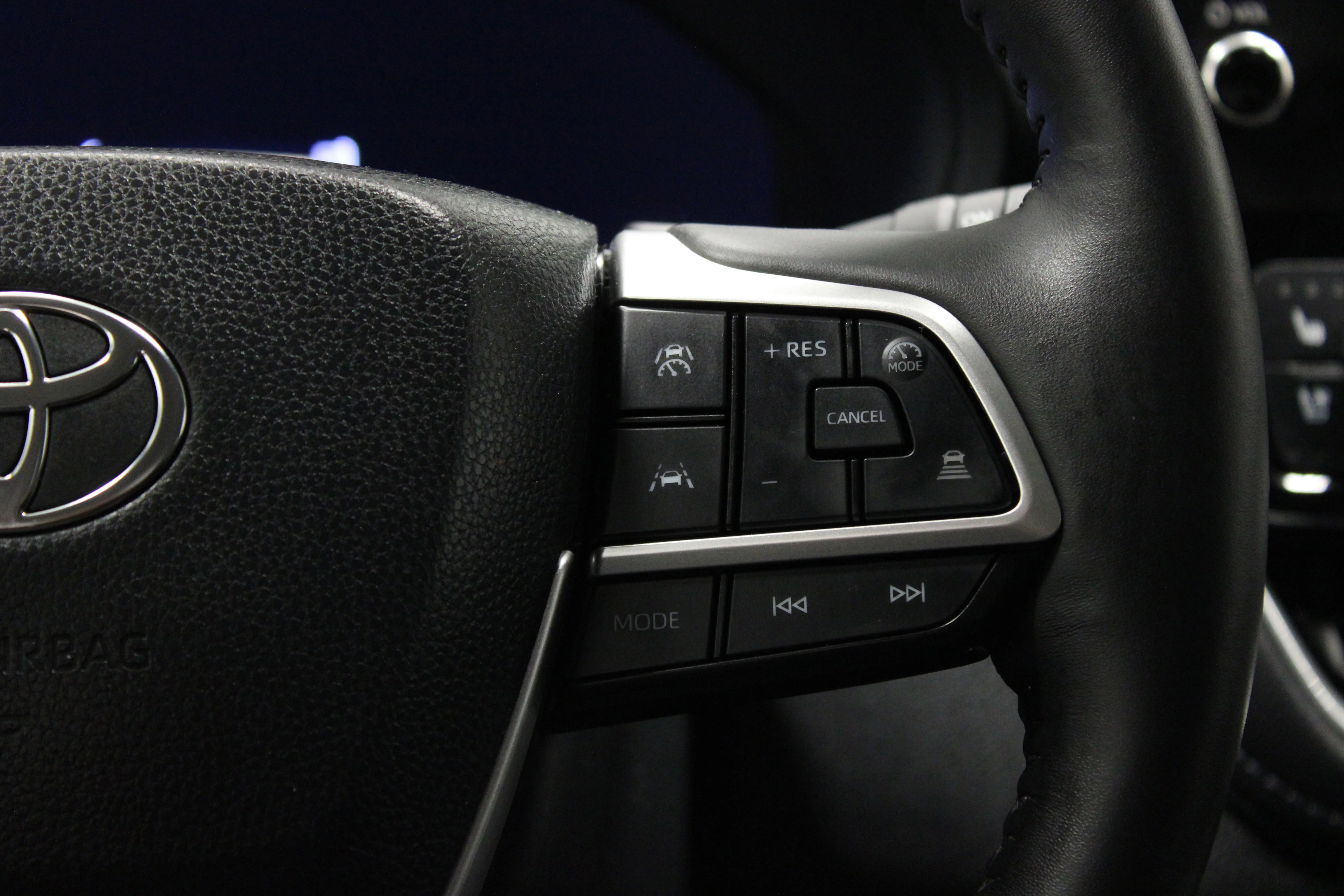 Used 2024 Pearl Toyota Platinum image 26