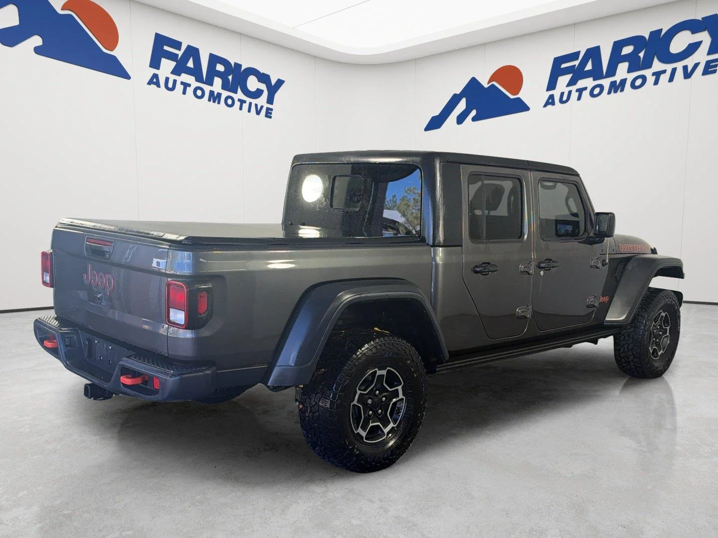 Used 2022 Granite Crystal Metallic Clearcoat Jeep Mojave image 5
