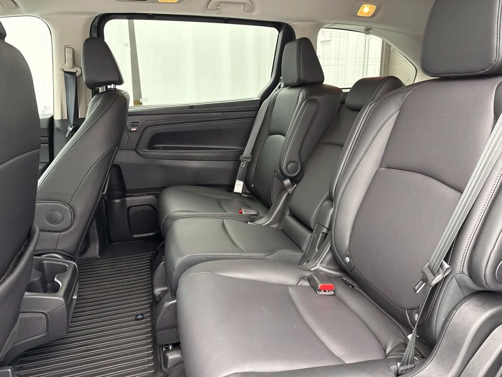 2025 Honda Odyssey EX-L Minivan Slide 14
