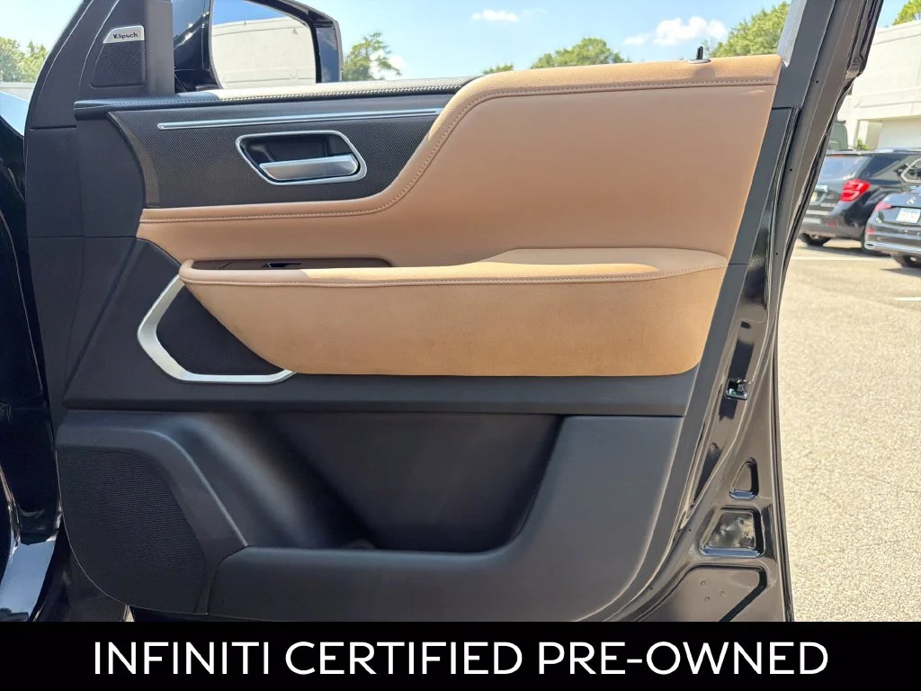 Certified Used 2025 Black Obsidian INFINITI LUXE image 40