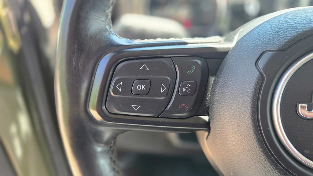 Used 2023 Green Jeep Sport S image 18