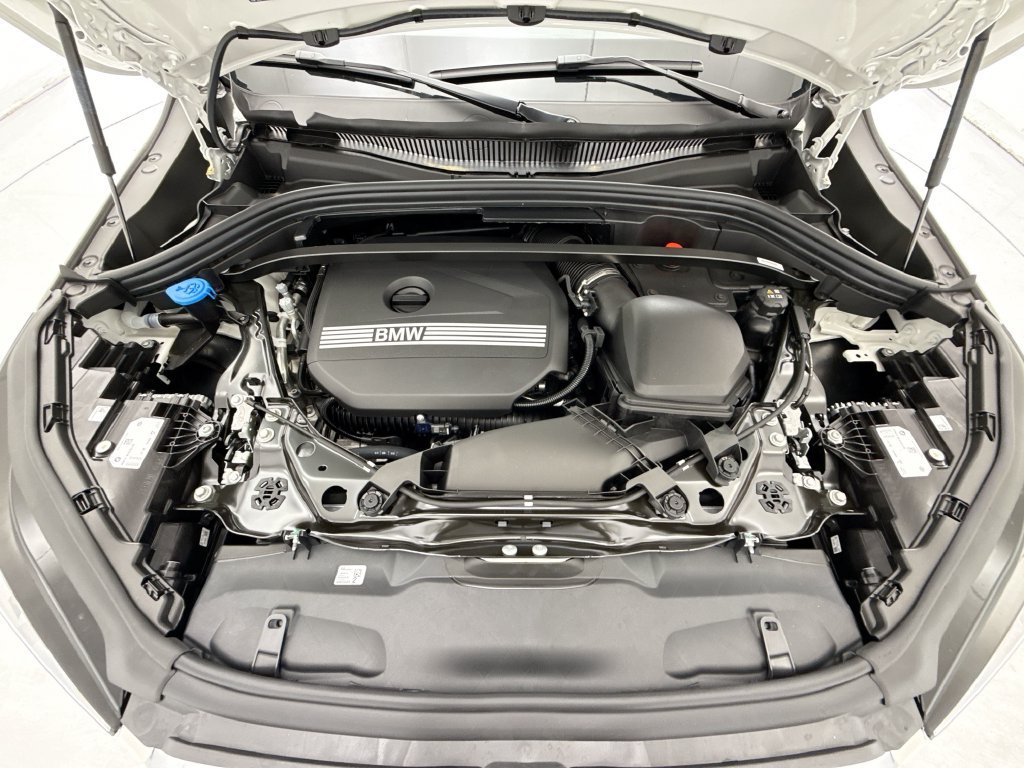 Certified Used 2026 Alpine White BMW xDrive28i image 29