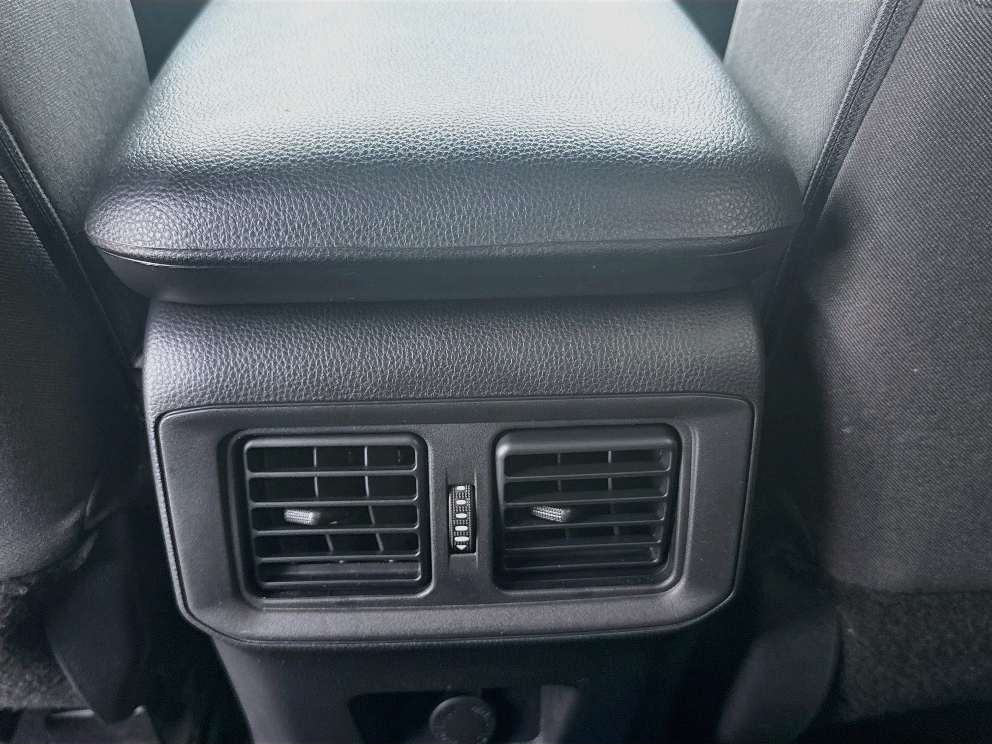 Used 2025 Ice Toyota LE image 20