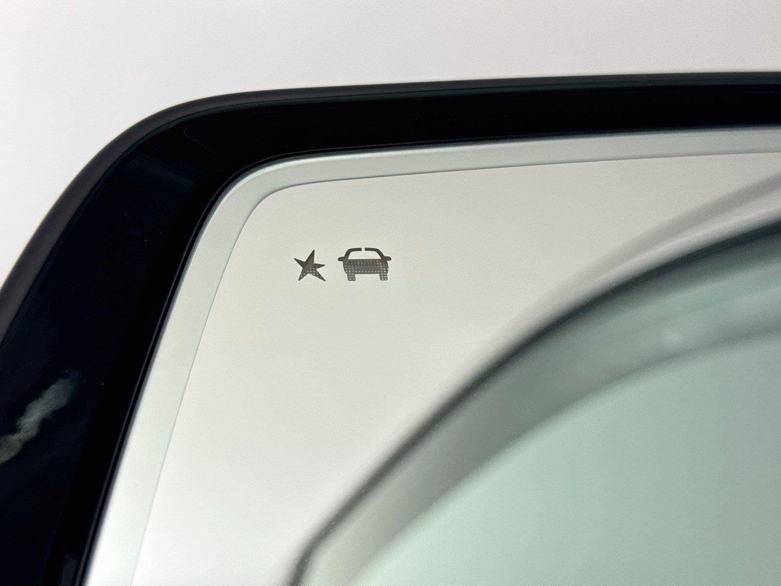 Used 2020 MOSAIC BLACK METALLIC Chevrolet High Country image 37