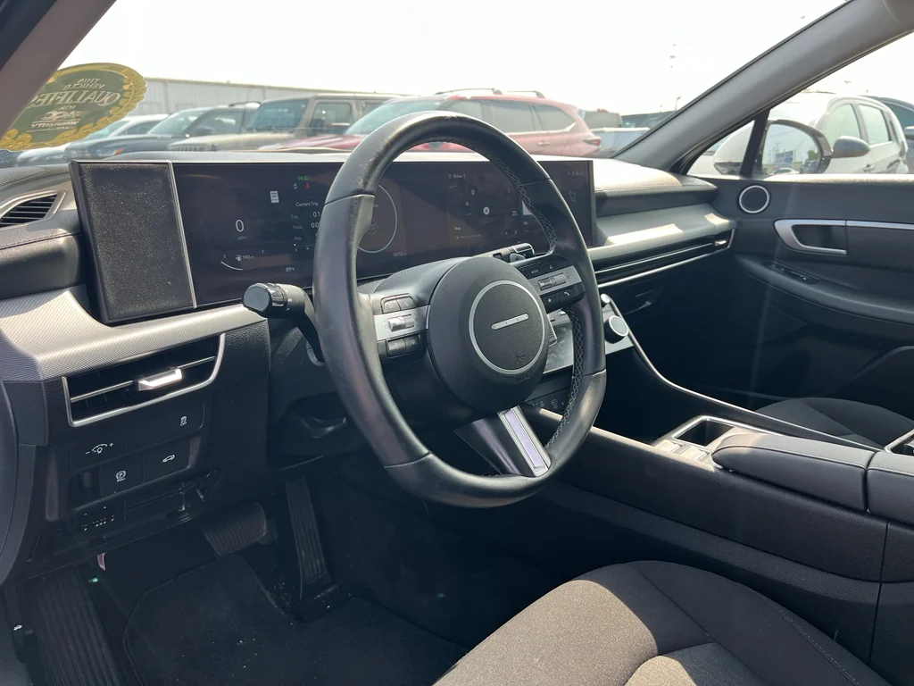Used 2025 Serenity White Hyundai SEL Convenience image 16