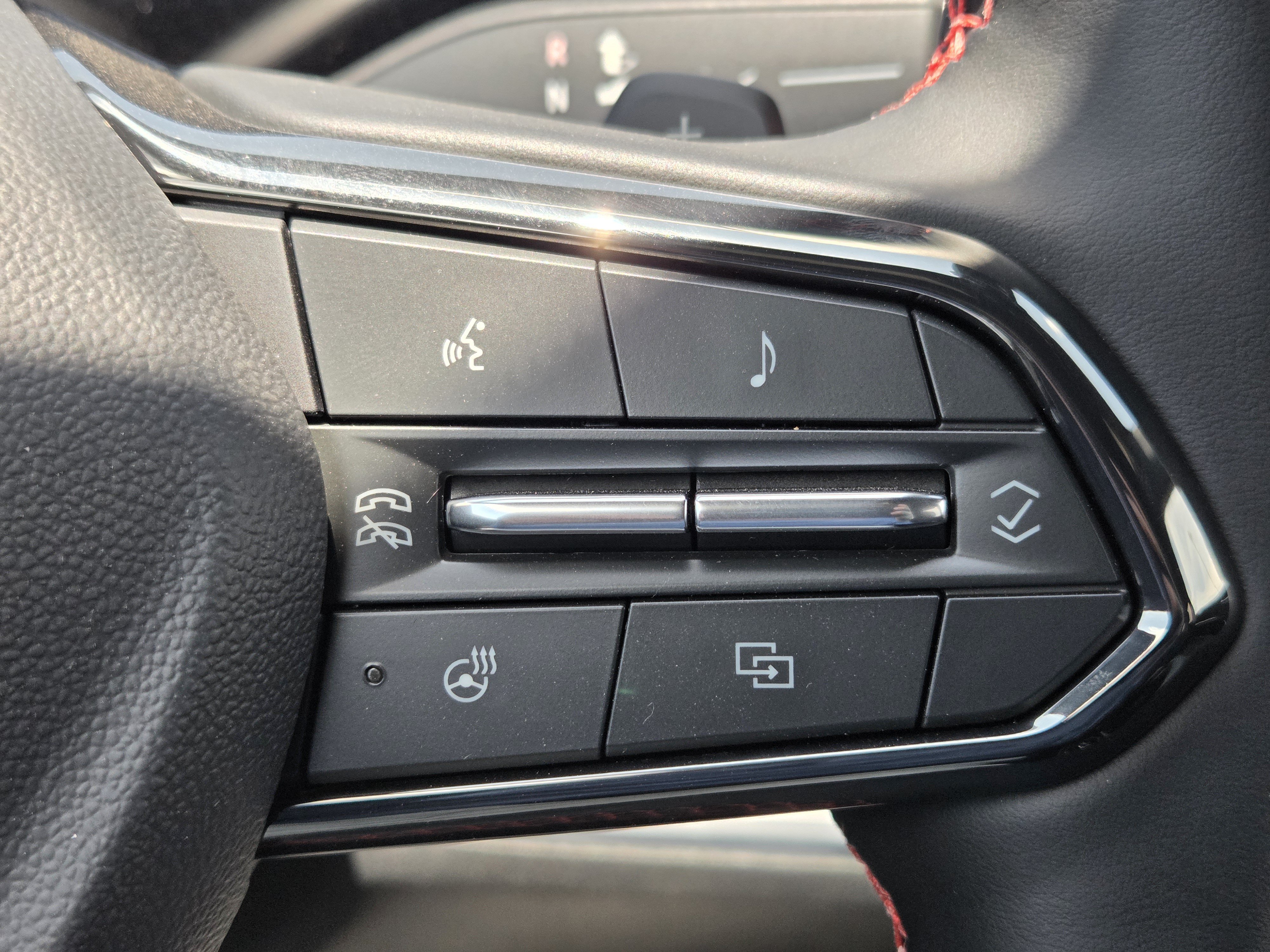 New 2026 Mosaic Black Metallic Chevrolet FWD RS image 17