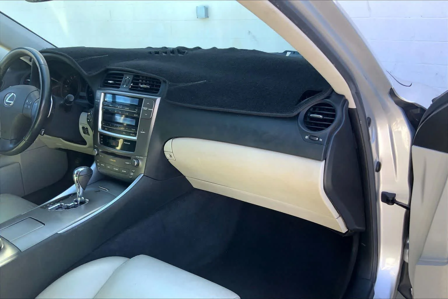 Used 2010 Sil/silver Lexus NA image 23