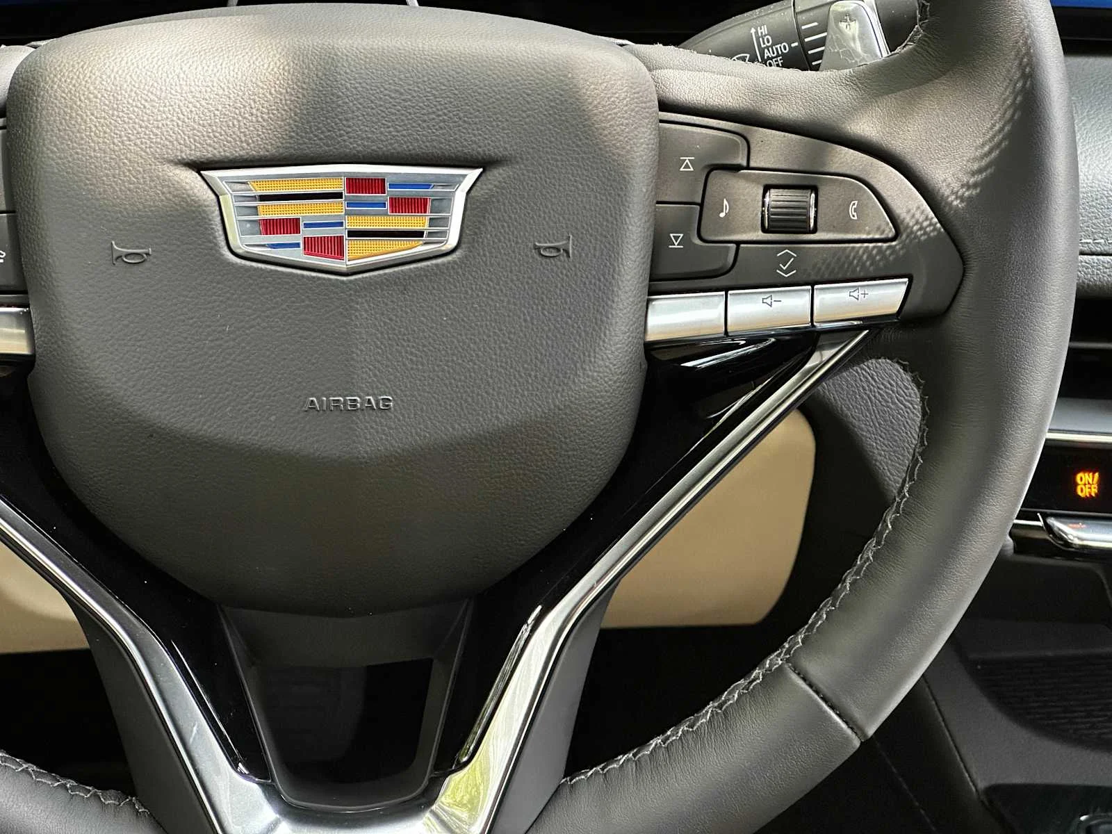 Certified Used 2026 Vibrant White Tricoat Cadillac Premium Luxury image 21