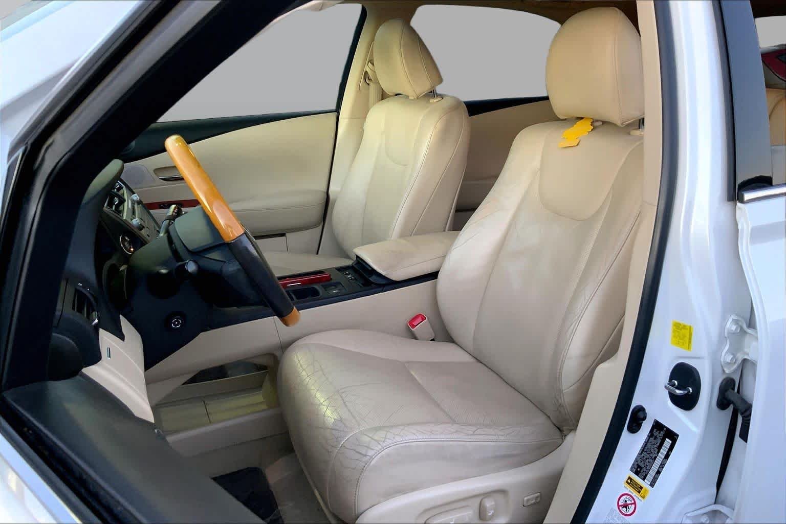 Used 2010 Starfire Pearl Lexus  image 7