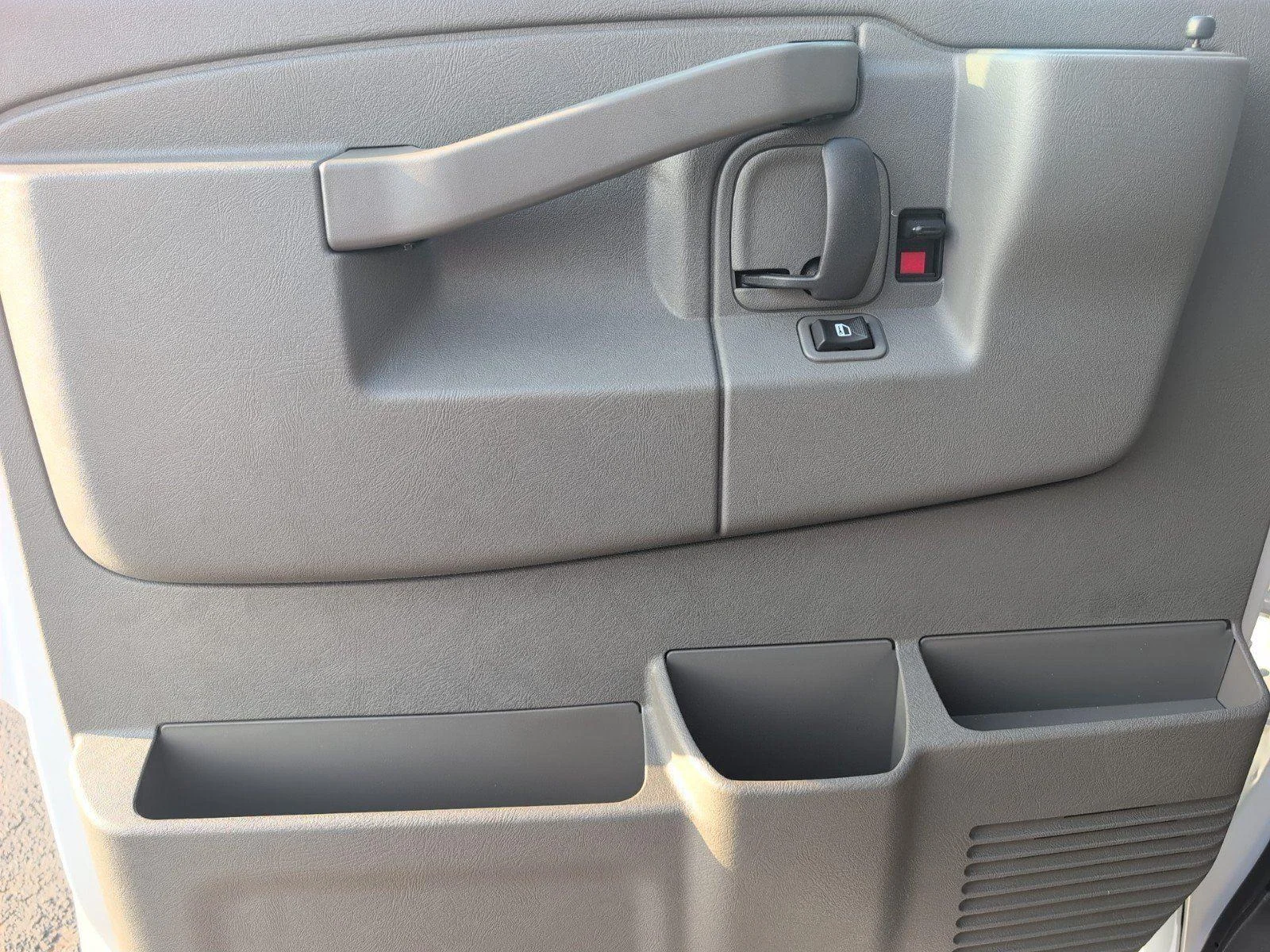 New 2026 Summit White GMC Work Van image 17