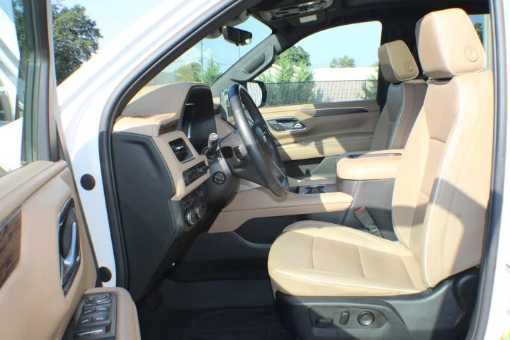 Used 2023 IRIDESCENT PEARL TRICOAT Chevrolet Premier image 15