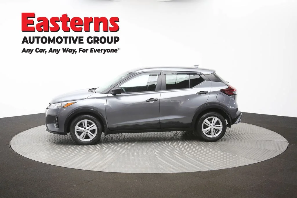 Used 2022 Silver Ford SE image 59