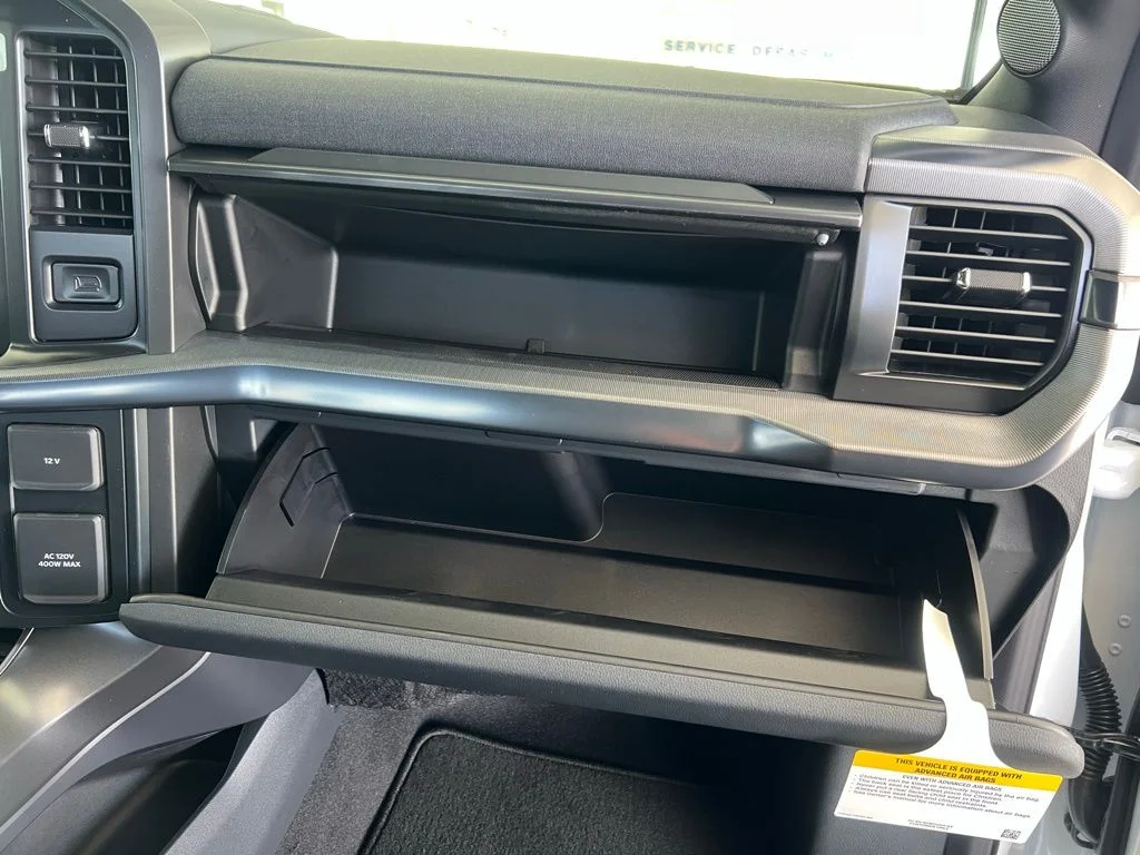 New 2025 Oxford White Ford Lariat® image 25