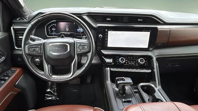 Used 2023 White GMC Denali Ultimate image 9