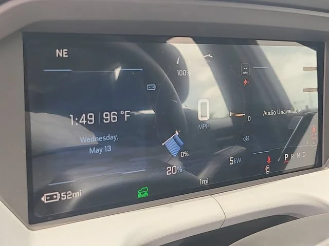 New 2027 Summit White Chevrolet LT image 22