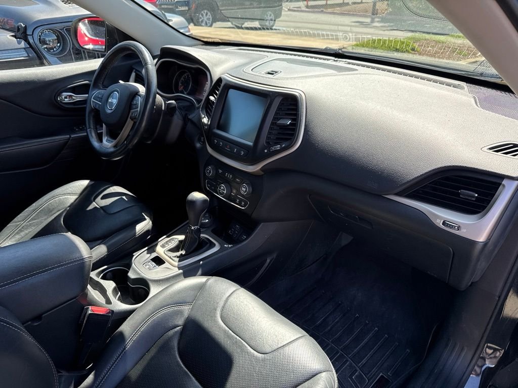 Used 2015 Black Jeep Limited image 10