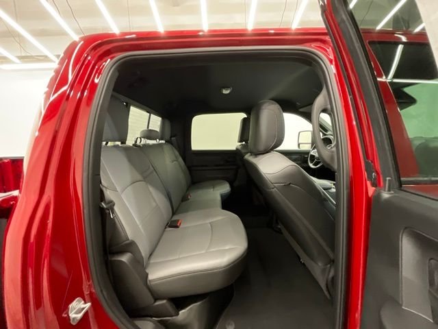 New 2026 Molten Red Pearl-Coat Exterior Paint RAM Tradesman image 25