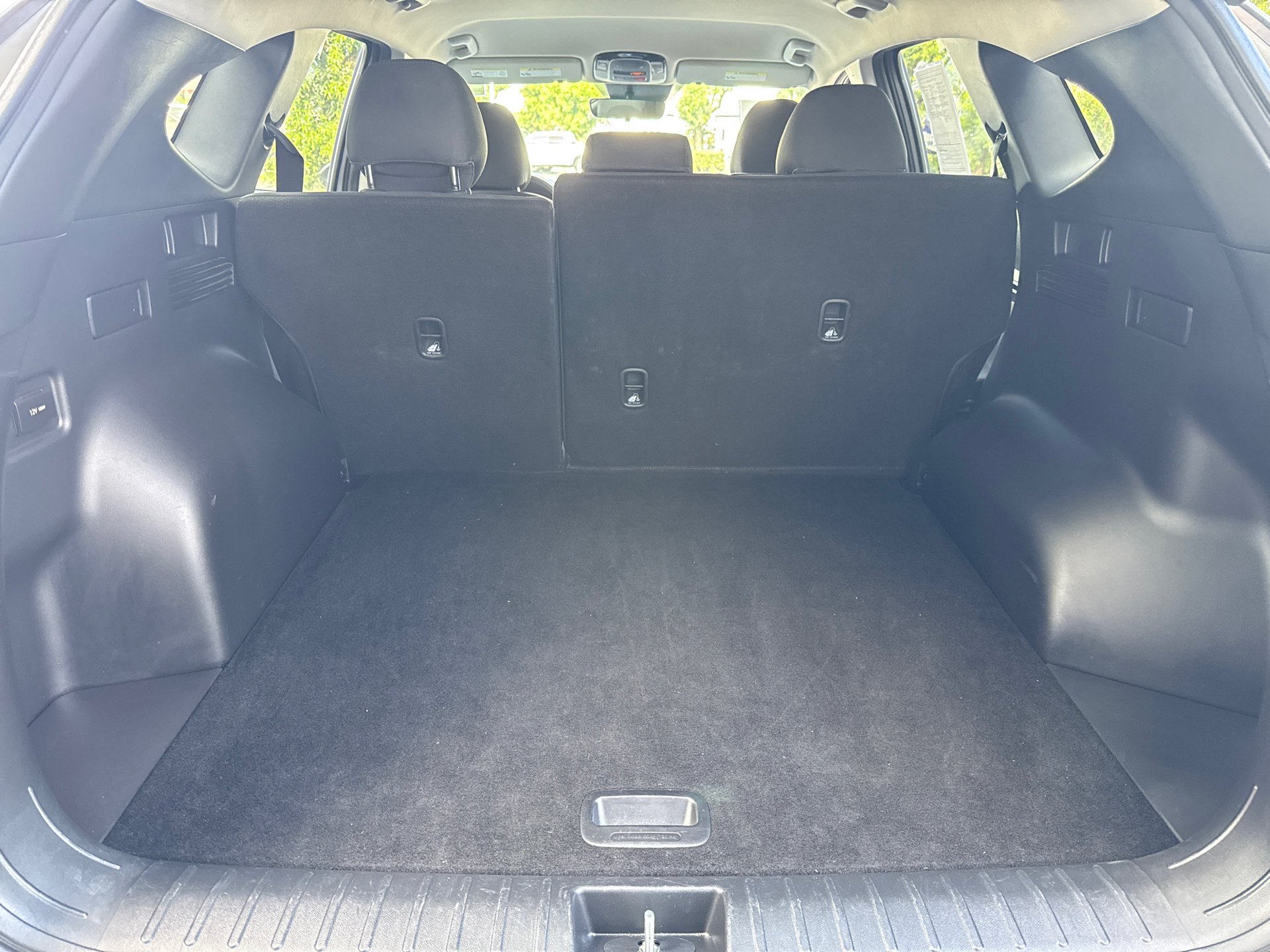 Used 2024 Shimmering Silver Hyundai SEL image 10