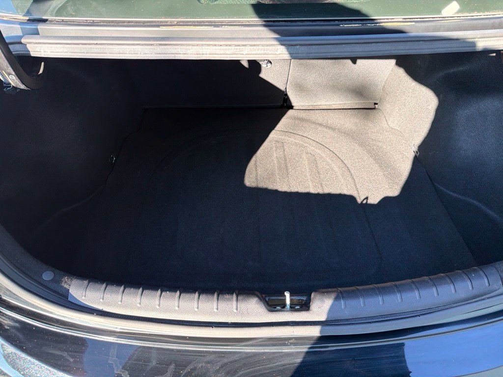 Used 2019 Black Kia S image 16