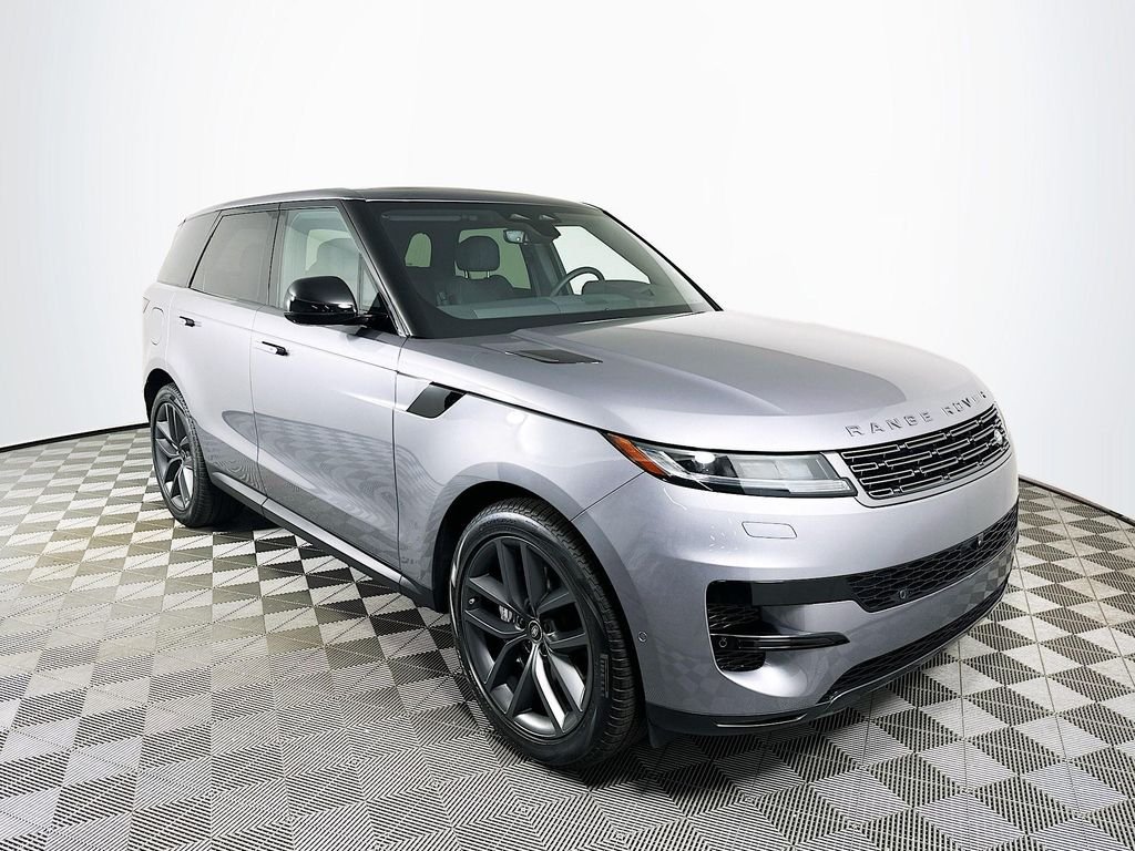 Certified Used 2025 Eiger Gray Metallic Land Rover SE image 3
