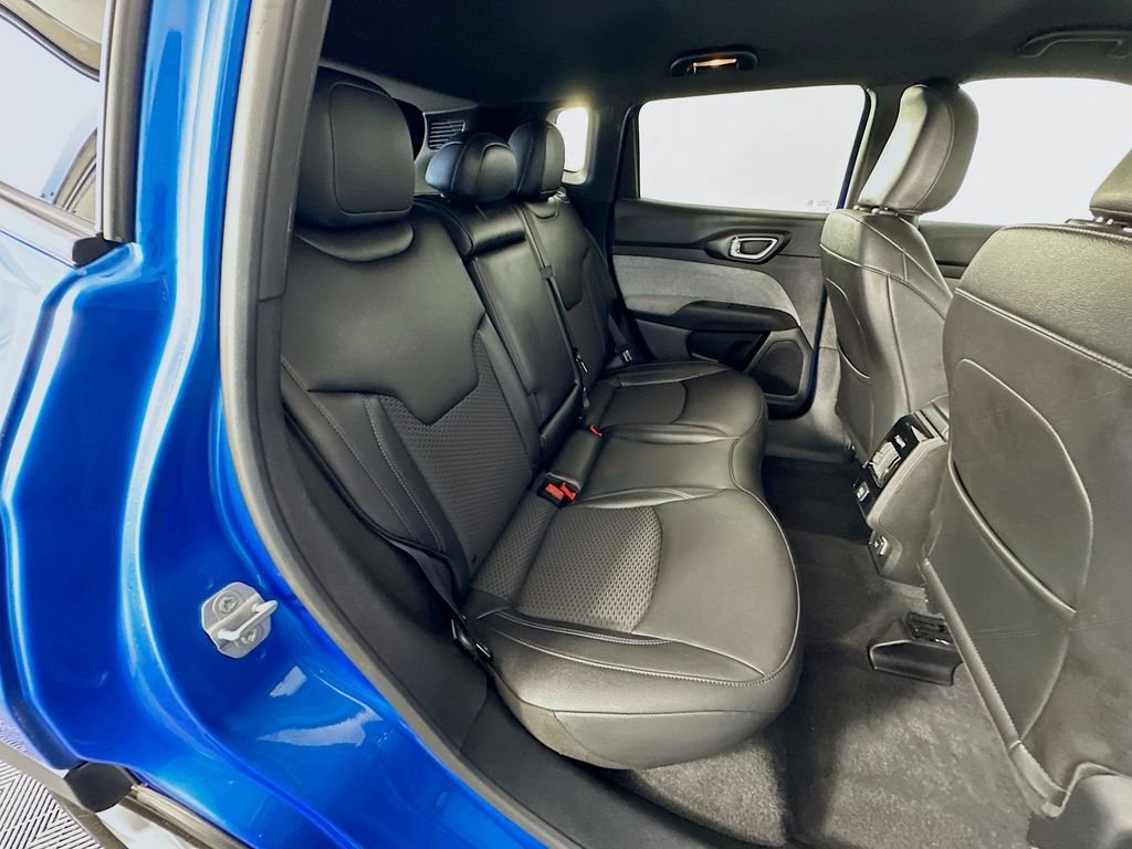 Used 2025 Blue Jeep Latitude image 26