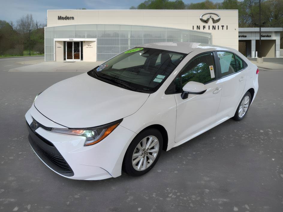 Used 2023 Ice Toyota LE image 1