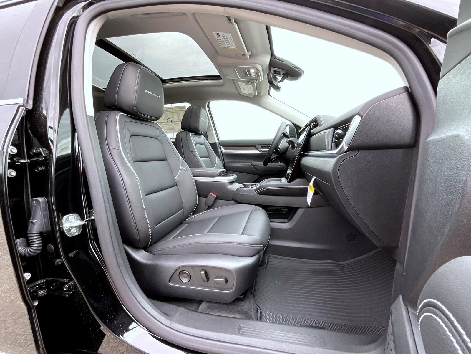 2026 GMC Terrain Denali - Photo 15