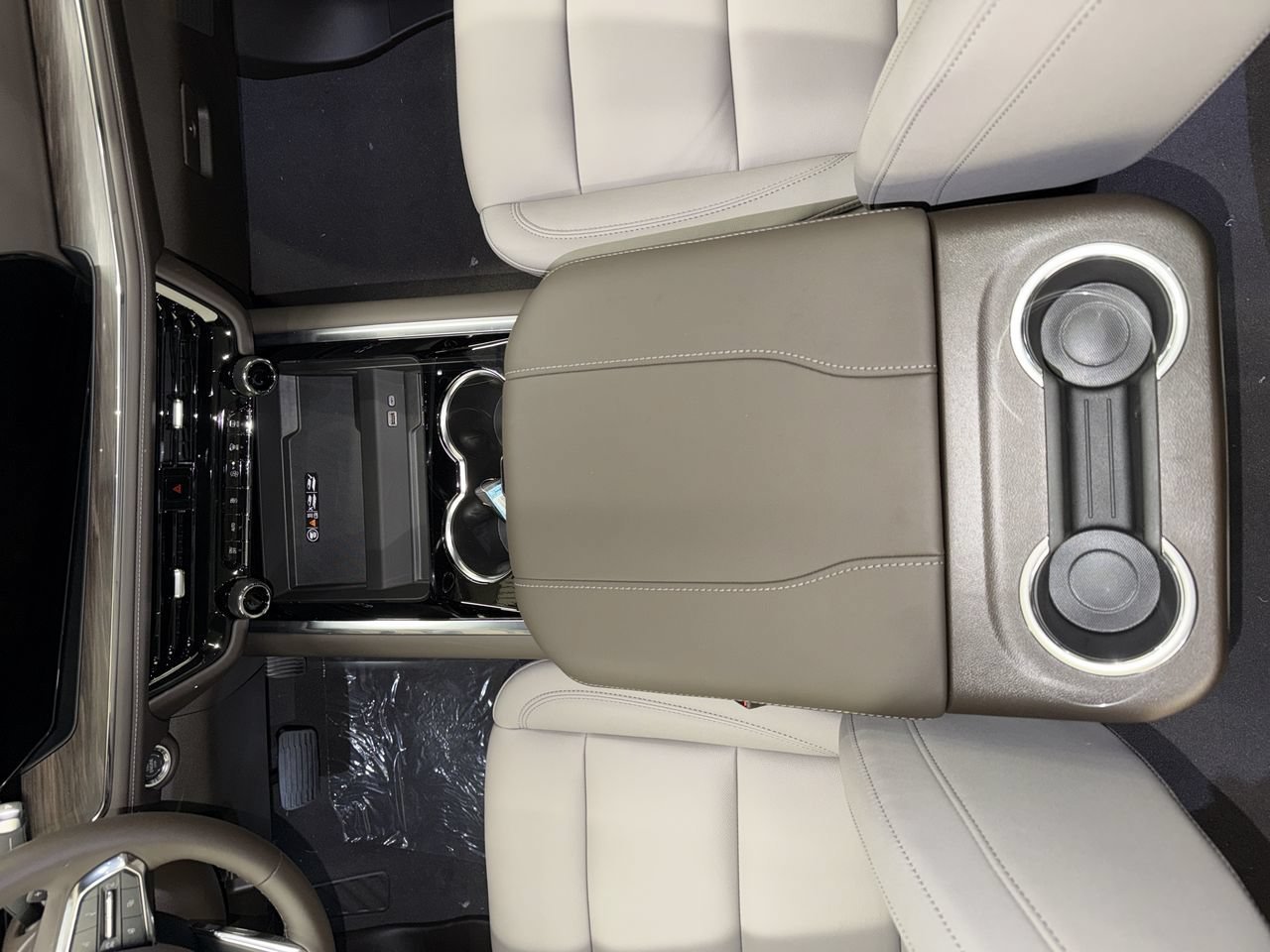 2026 Chevrolet Tahoe Z71 - Photo 23