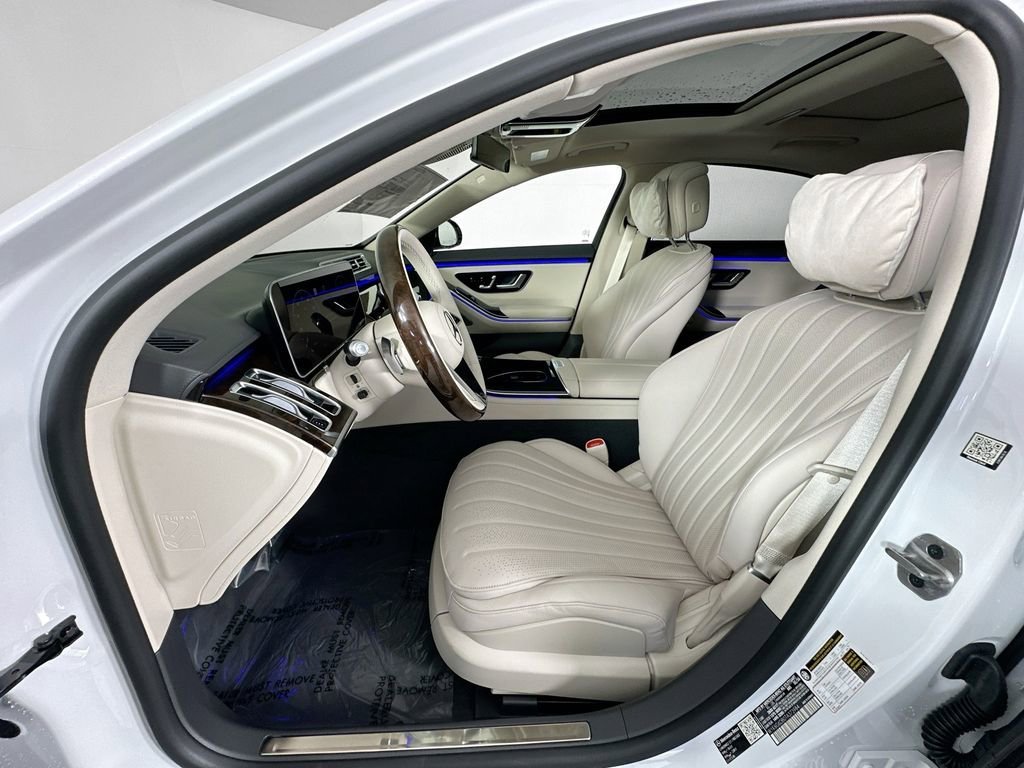 New 2026 MANUFAKTUR Moonlight White Metallic Mercedes-Benz S 500 image 56