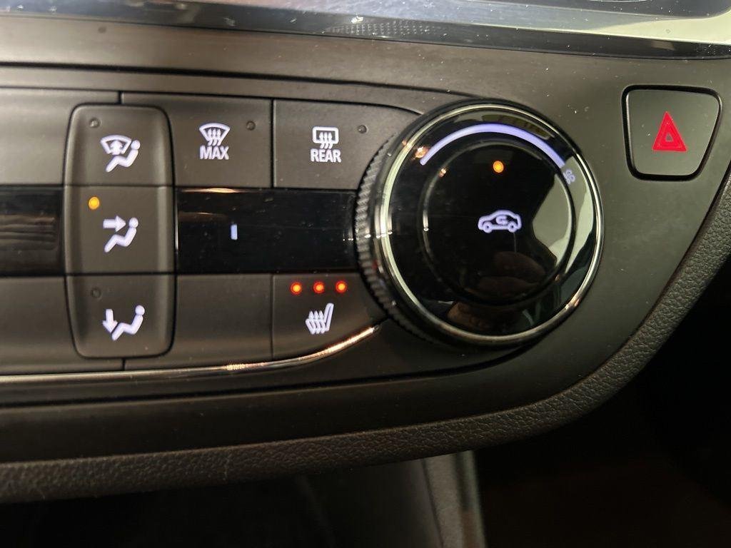 Used 2024 Copper Buick Preferred image 24