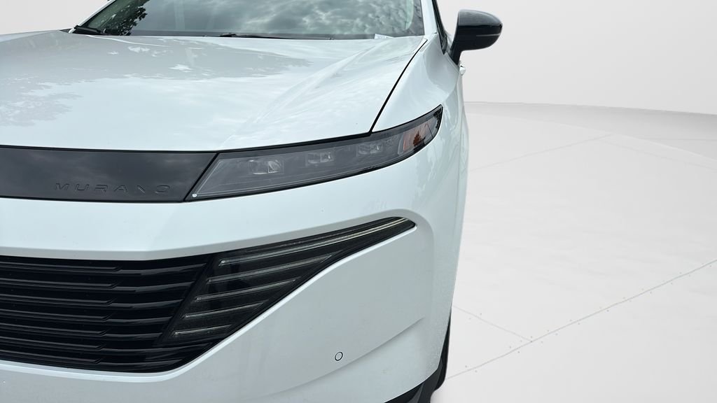 Used 2025 White Nissan SL image 34