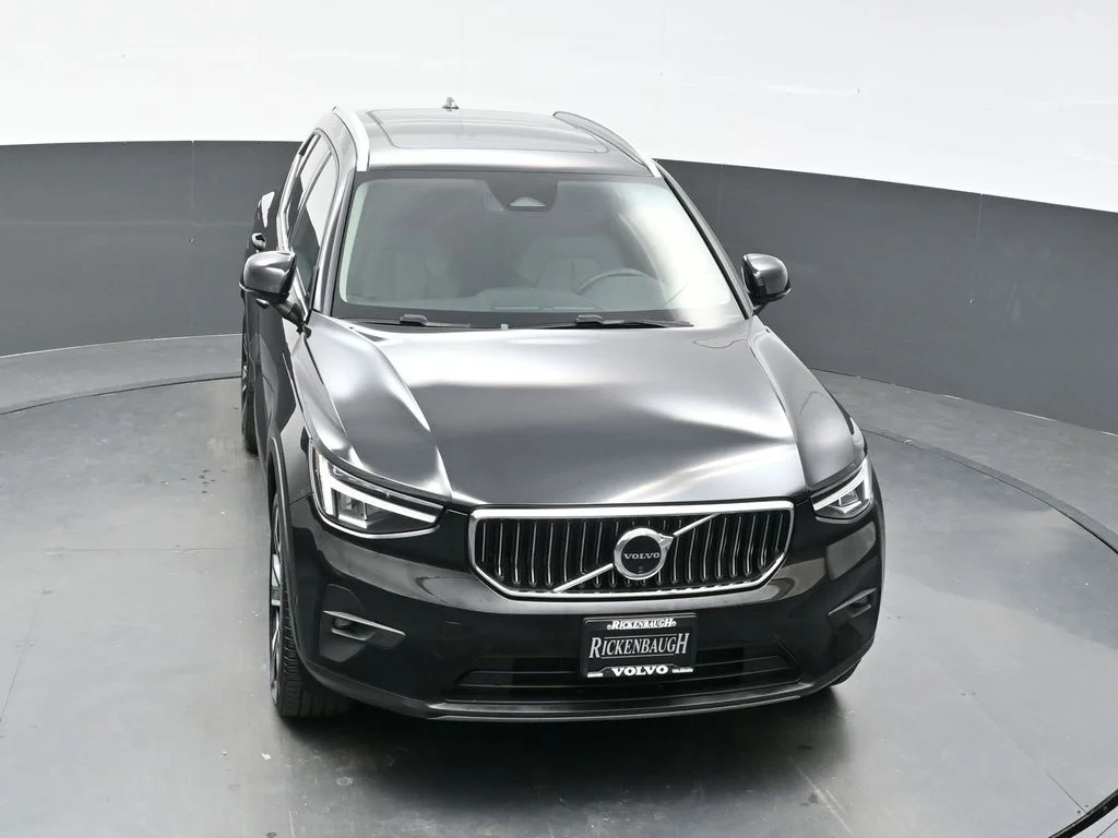 Certified Used 2025 Onyx Black Volvo Plus image 32