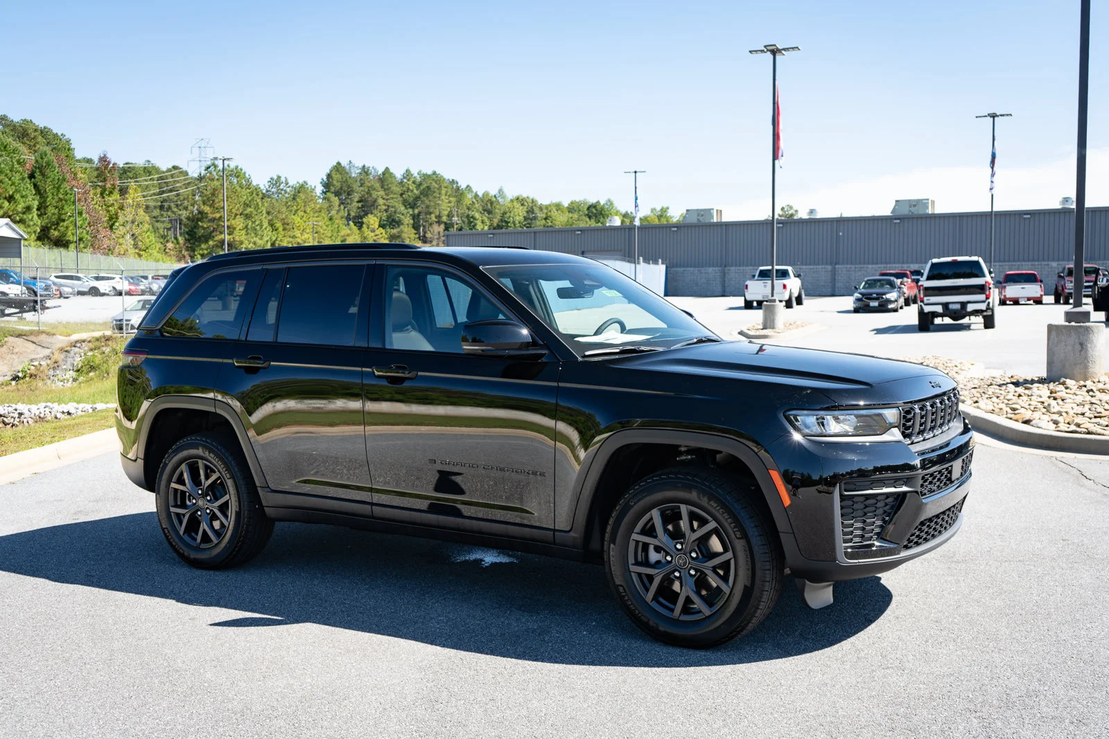 New 2027 High-Gloss Black Paint Jeep Altitude image 12