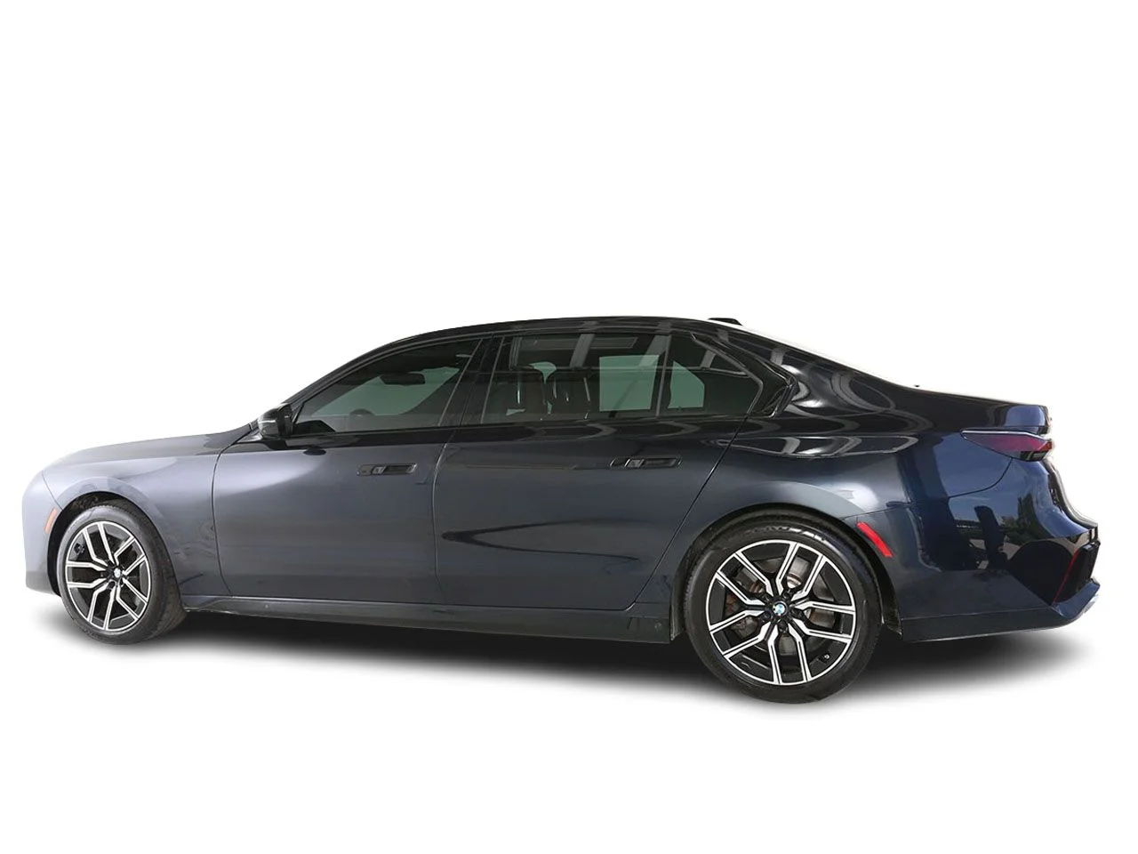 Used 2023 Black BMW 760i xDrive image 10