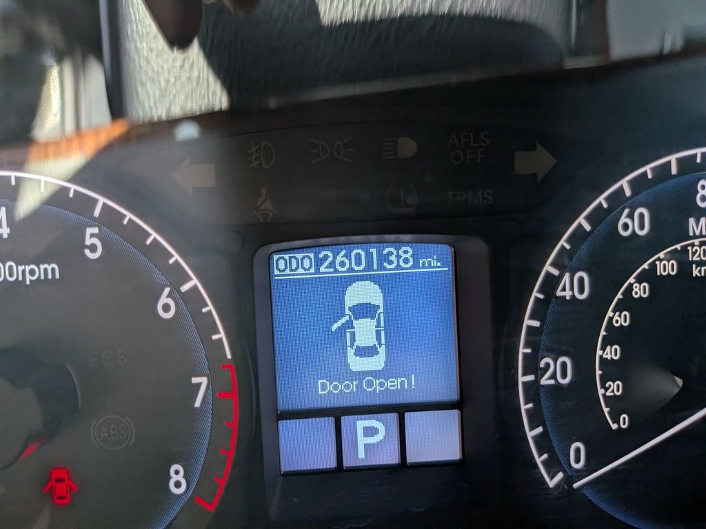 Used 2010 Gray Hyundai 3.8 image 16