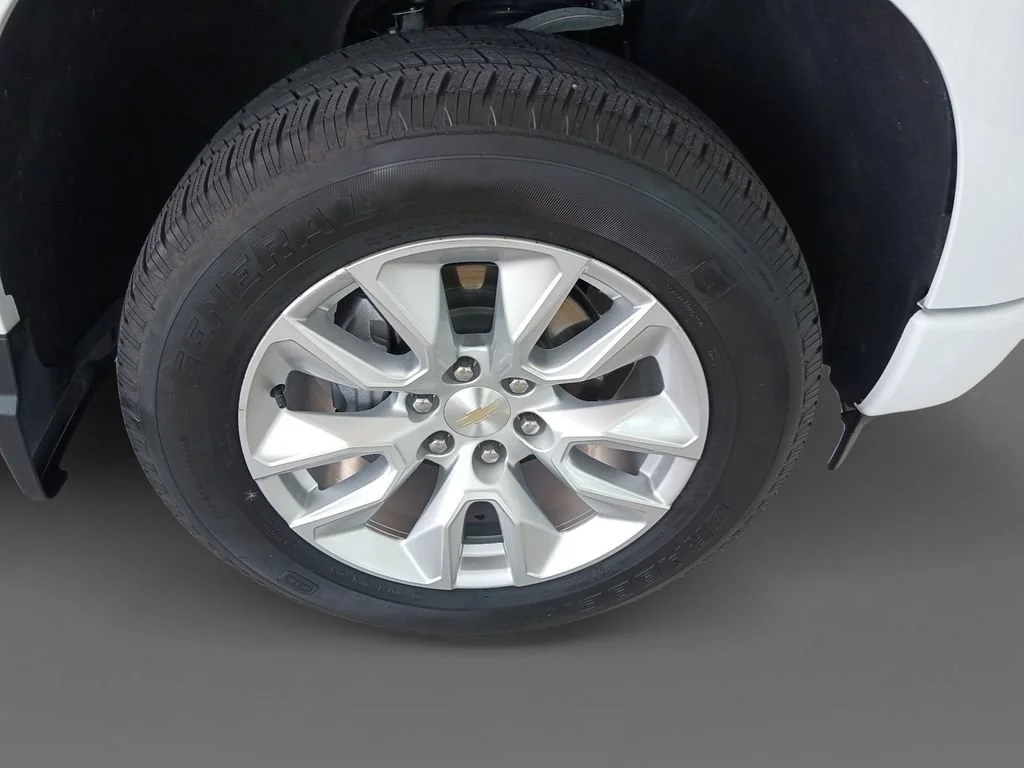 Used 2024 Summit White Chevrolet Custom image 16