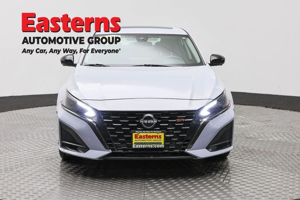 Used 2023 Gray Nissan 2.0 SR image 2