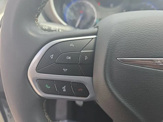Used 2022 White Chrysler Touring L image 19