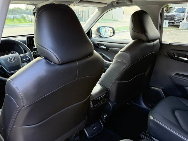 Certified Used 2025  Toyota XLE image 58