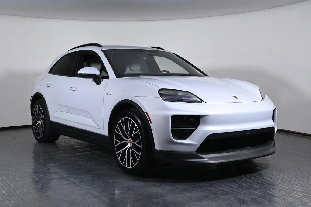 Used 2025 Ice Grey Metallic Porsche  image 9