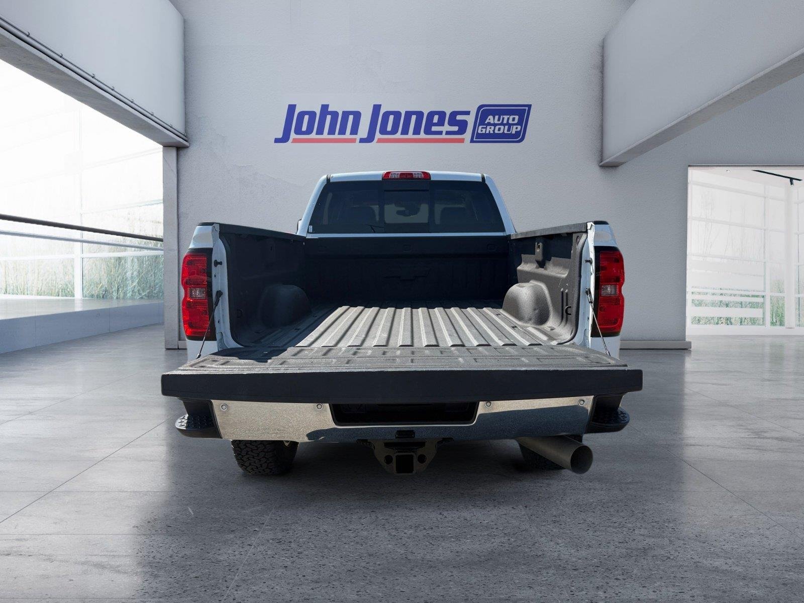 Used 2019 Iridescent Pearl Tricoat Chevrolet LTZ image 19