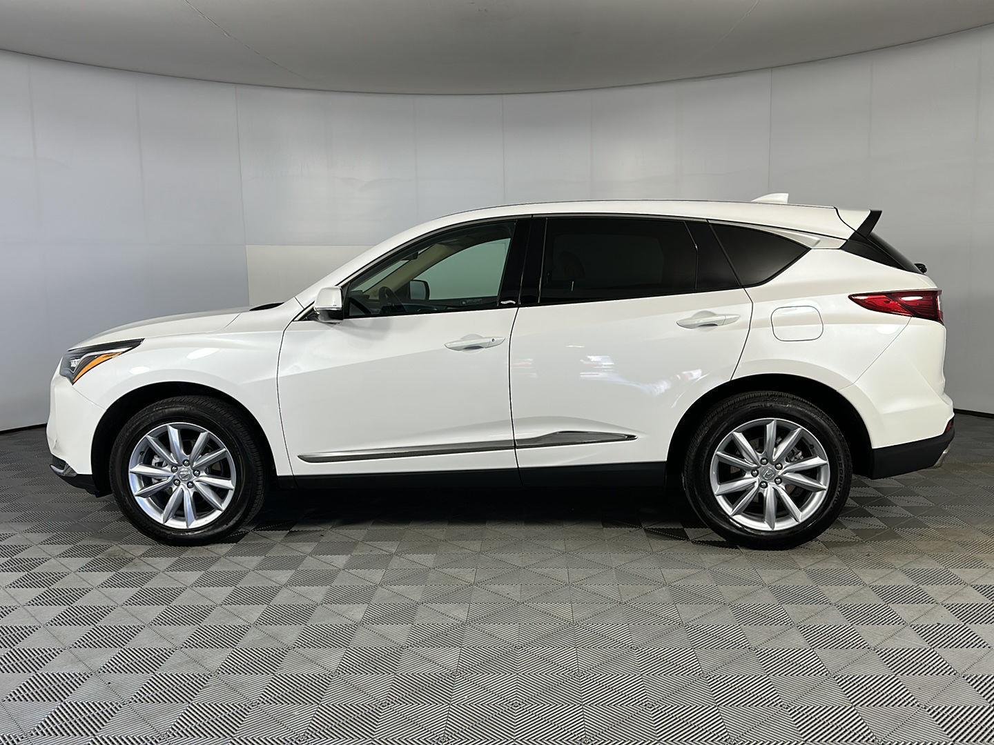 Used 2023 Platinum White Pearl Acura SH-AWD image 4