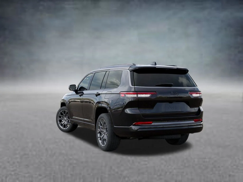 New 2026 Diamond Black Crystal Pearl-Coat Exterior Paint Jeep Summit image 3