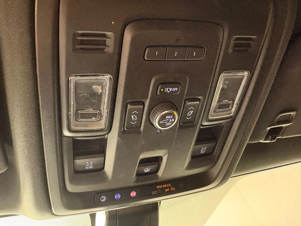 Used 2022 Beige GMC SLT image 42