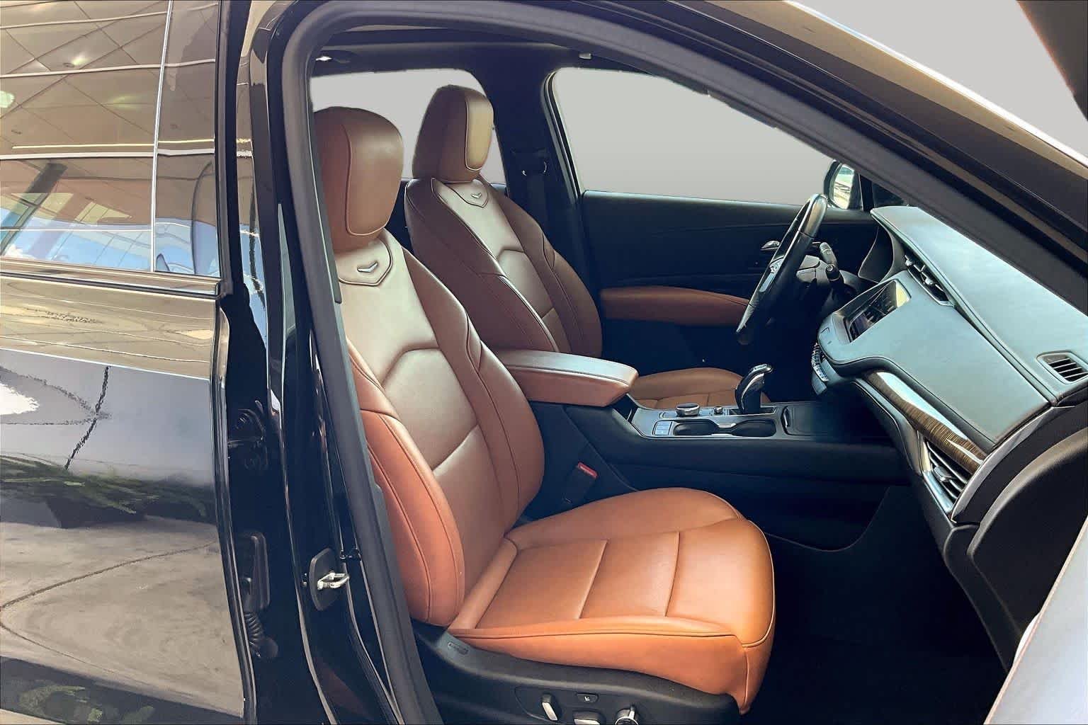 Used 2019 Stellar Black Metallic Cadillac FWD Sport image 9